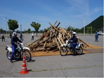 バイクを活用した避難誘導状況