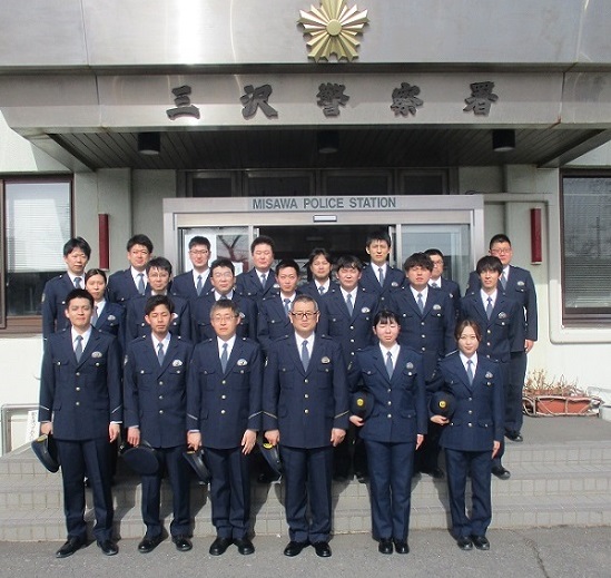 A photo with transferring officers